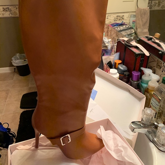 Boots - Picture 2 of 3